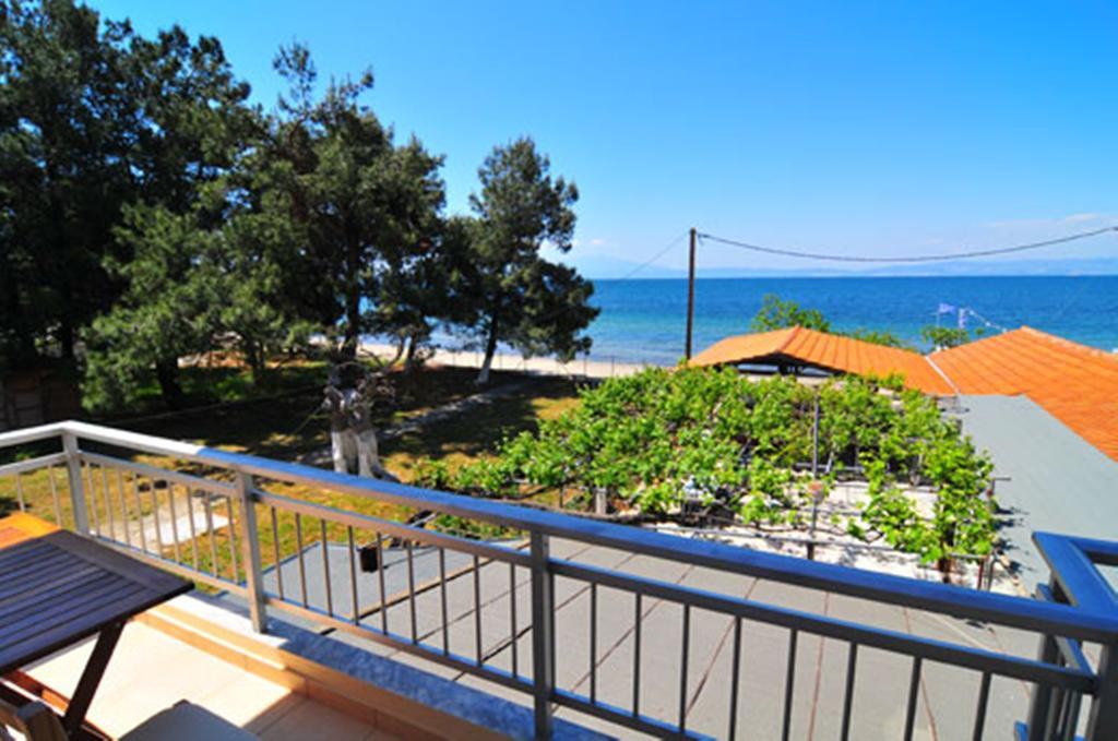 Sikoudis Gorgona Beach Skala Rachoni  Kamer foto