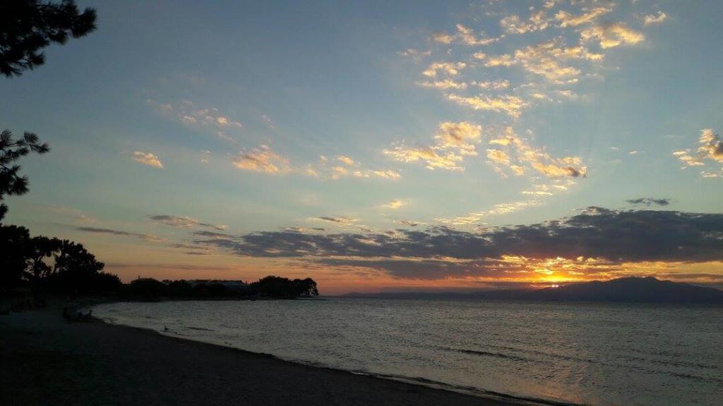 Sikoudis Gorgona Beach Skala Rachoni  Buitenkant foto